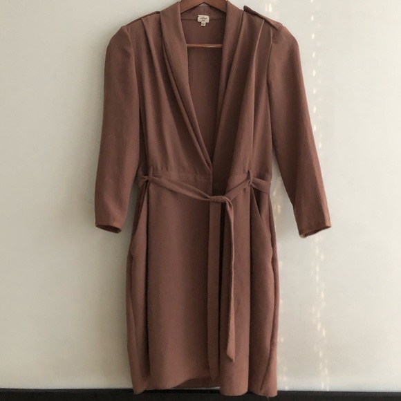 Aritzia Dresses & Skirts - Aritzia wrap dress